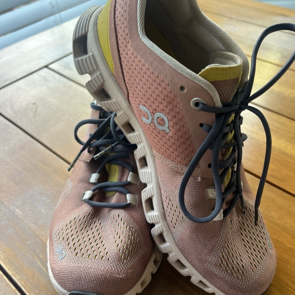 On cloud X Running Pink and Yellow Sneakers size 7